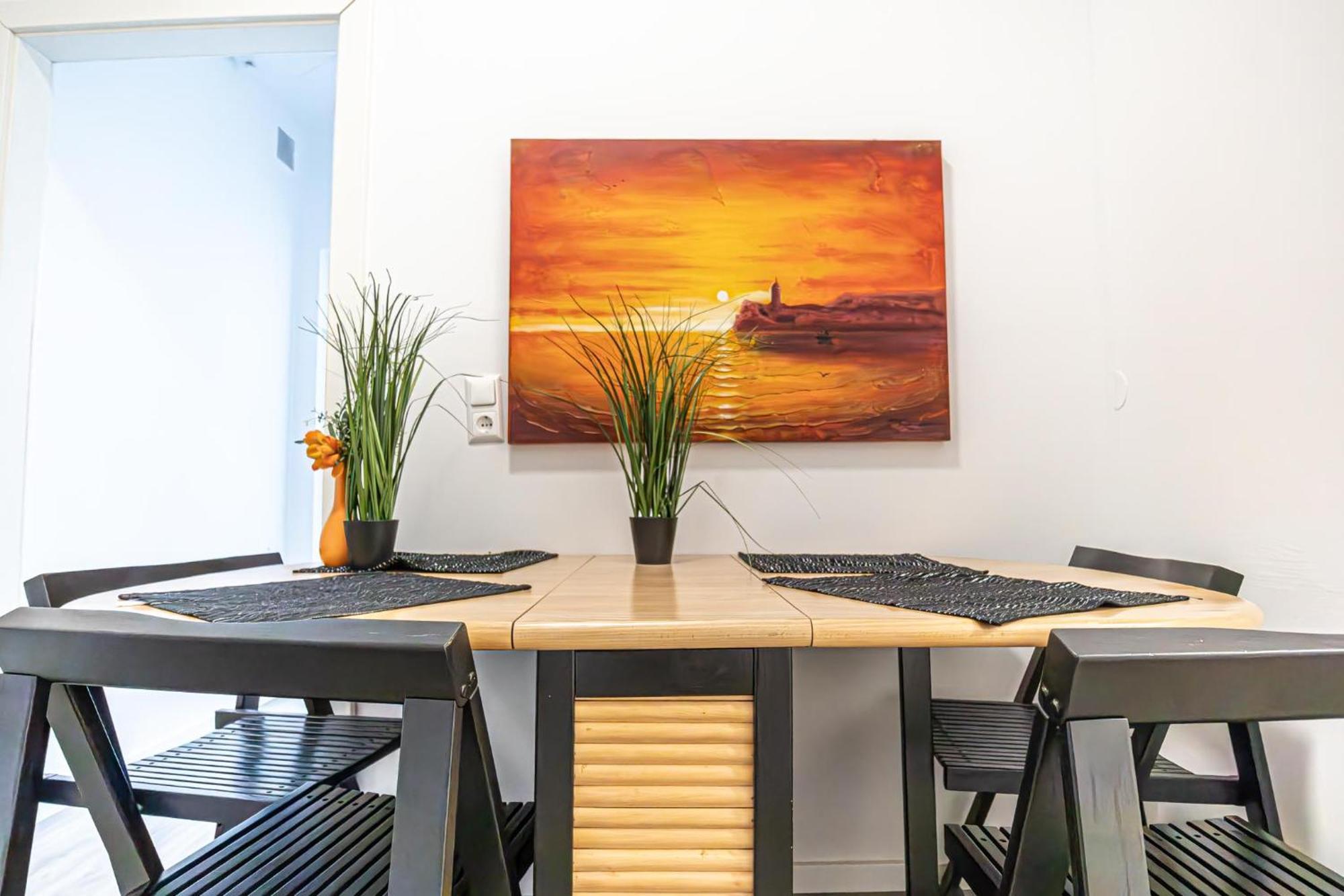 Albergue Near Schoenbrunn - Economy In Shared At Meidling Train Station *