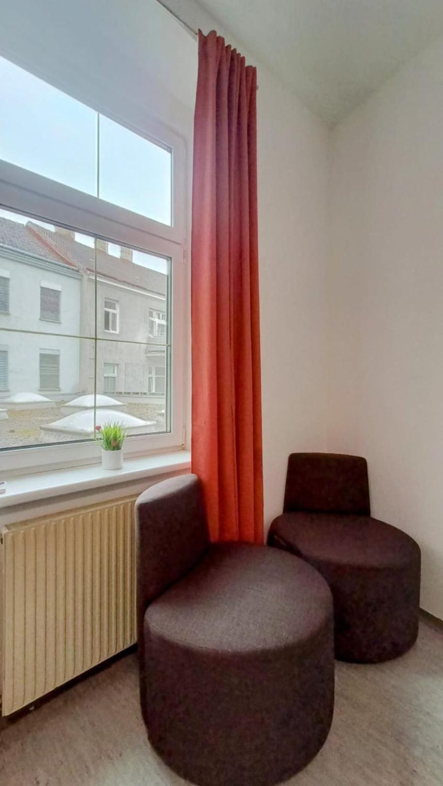 Albergue Near Schoenbrunn - Economy In Shared At Meidling Train Station Viena