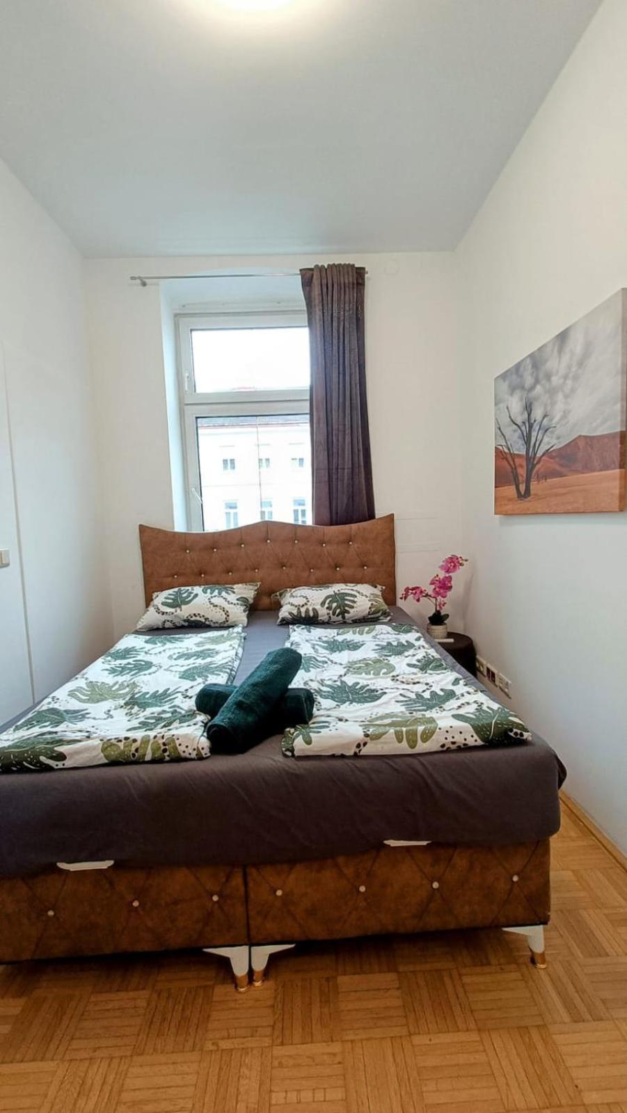 Albergue Near Schoenbrunn - Economy In Shared At Meidling Train Station