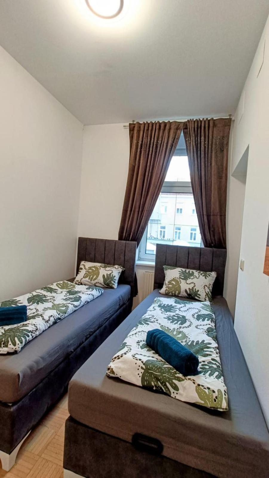 Albergue Near Schoenbrunn - Economy In Shared At Meidling Train Station