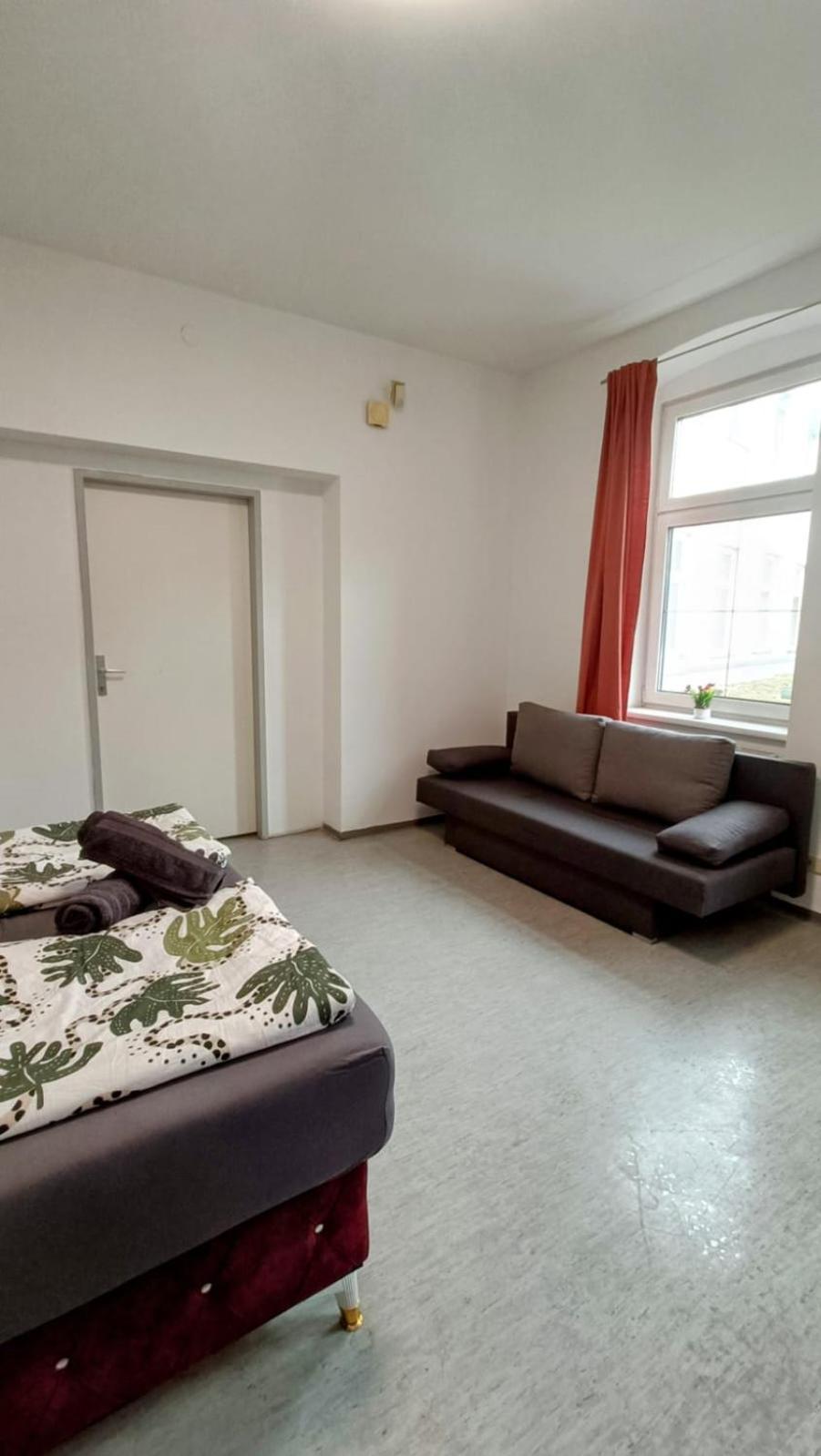 Near Schoenbrunn - Economy In Shared At Meidling Train Station Hostel Wien